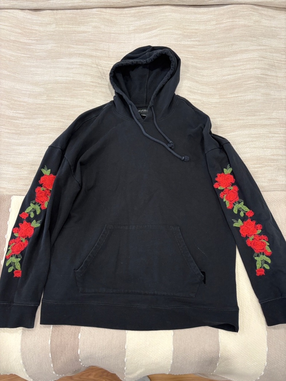PacSun Black Hoodie Red Rose Embroidered Sleeves Men’s Pullover -SIZE L